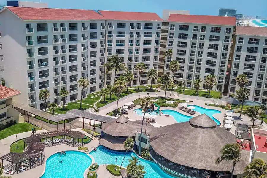 Hotel Emporio Cancun